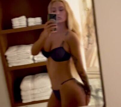 Iggy Azalea Sexy Underwear Tease Leaked