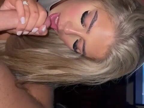 UK Instababe Ela Charlotte Sucking Lucky Lads Cock Leaked