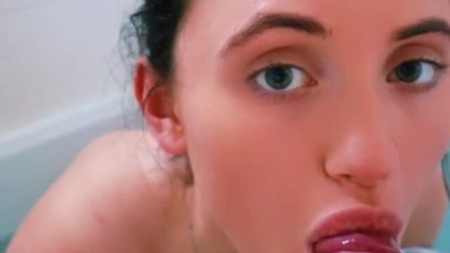 Alexia Grace Bathtime Blowjob POV